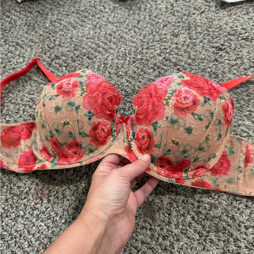 like new push up 34D - Picture 5 of 5